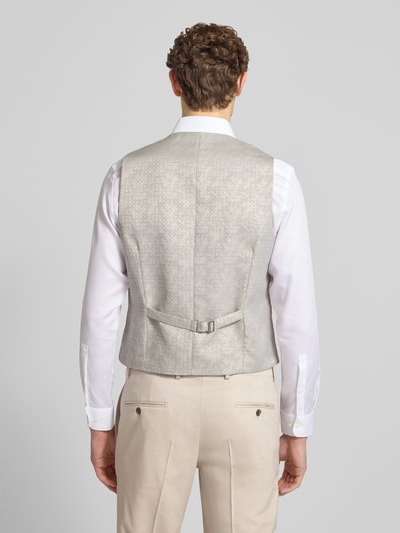 Męski model nosi Weste mit V-Ausschnitt und Paspeltaschen od ATELIER TORINO, mieszanka materiałów z wełną, prosty krój, widok całej sylwetki z tyłu.