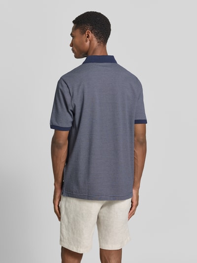 MAERZ Muenchen Regular Fit Poloshirt aus Baumwolle mit V-Ausschnitt Marine 5