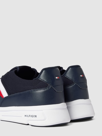 Tommy Hilfiger Sneakersy z detalami z logo Granatowy 3