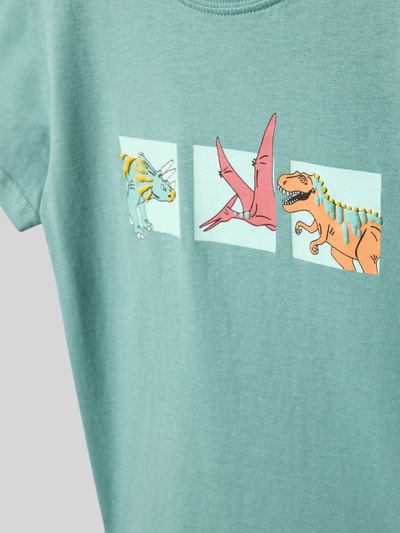 Produktfoto, Regular Fit T-Shirt mit Allover-Motiv-Print von Blue Seven dziecięcy t-shirt z bawełny, krój regular fit, nadruk z motywem na całej powierzchni, okrągły dekolt, długość tyłu w rozmiarze 116: 47 cm, kolor niebieski, prostokątne kolorowe motywy na przodzie, miękka faktura materiału