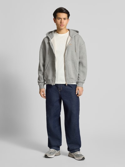 BLKVIS Sweatjacke mit Label-Stitching und Känguru-Tasche Mittelgrau Melange 1