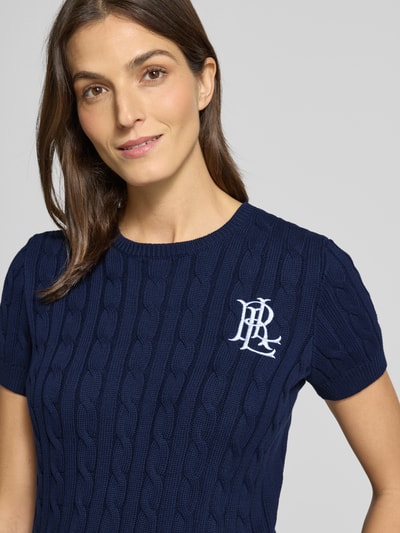 Frauenmodel trägt Lauren Ralph Lauren Strickpullover mit gerippten Abschlüssen Modell 'EYELAH', Reine Baumwolle, Regular-Fit, Nahaufnahme Oberkörper.