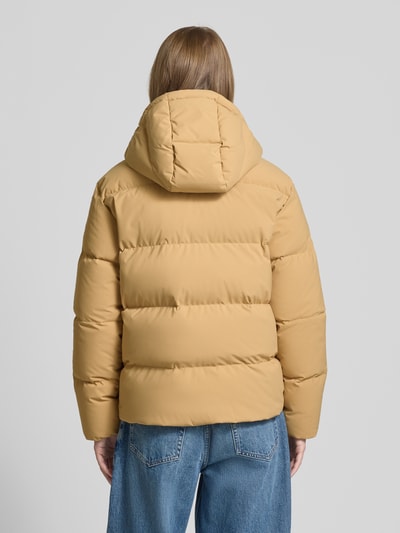 Polo Ralph Lauren Daunenjacke mit Logo-Stitching und Brusttasche Camel 5