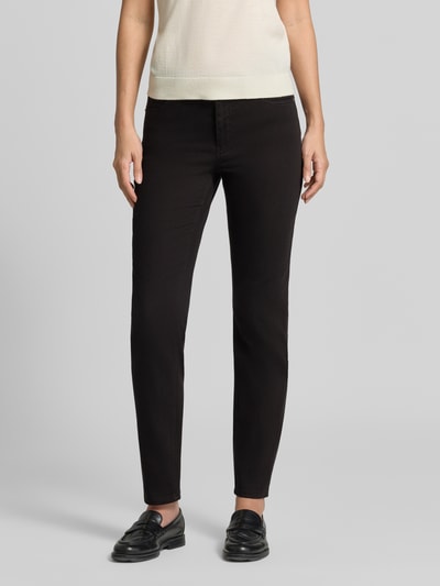 Vrouwenmodel draagt Skinny Fit Jeans aus elastischem Baumwoll-Mix mit Strasssteentjes van Marc Cain, zwart, 5-pocketmodel, riemlussen, knoop- en ritssluiting, Bandwijdte maat 36: 38 cm, Binnenbeenlengte maat 36: 76 cm, Ganzkörperansicht van voren.