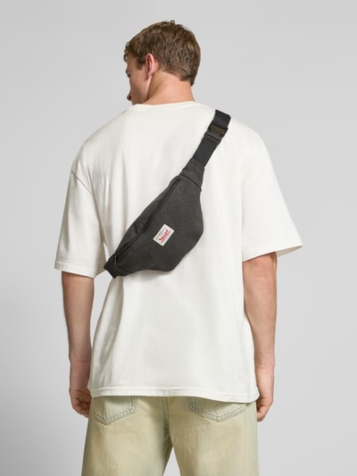 Levi's® Heuptasje met logopatch, model 'Duboce' Antraciet - 1