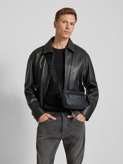 CK Calvin Klein Umhängetasche mit Label-Muster Modell 'CK MUST' Black 1