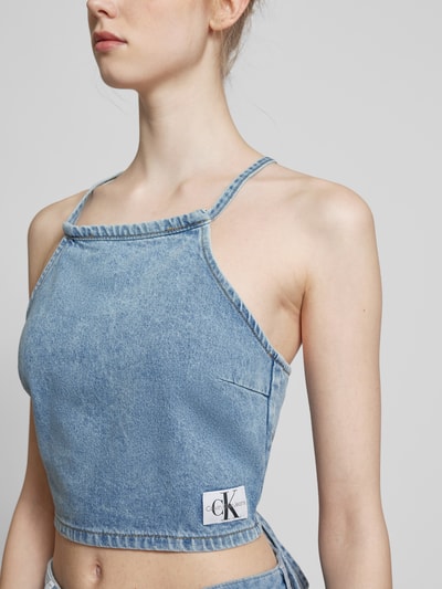 Calvin Klein Jeans Top krótki z naszywką z logo Jeansowy niebieski 3