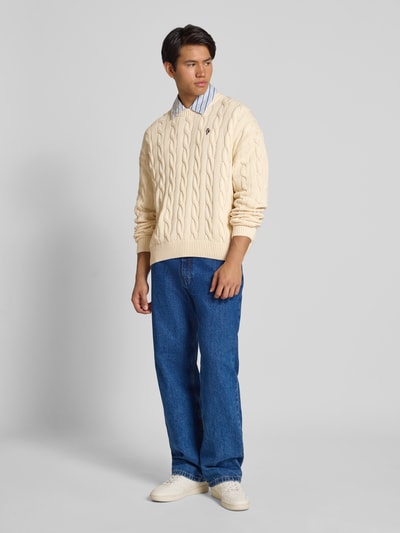 REVIEW Sweter z dzianiny ze ściegiem warkoczowym i wyhaftowanym logo Écru 1