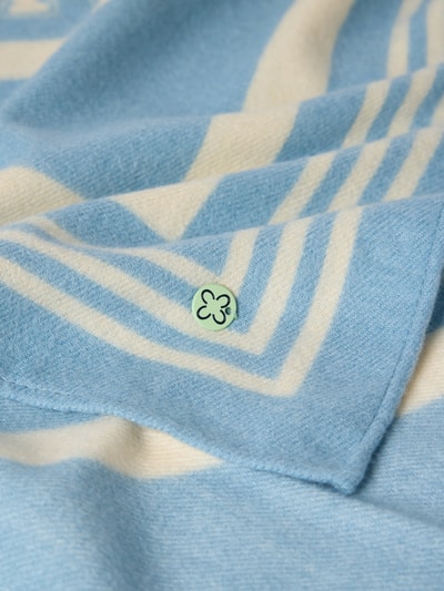 Produktfoto, Schal mit Baumwoll-Anteil von Codello, hellblauer und cremeweißer Material-Mix, Statement-Print, Logo-Applikation, breite rechteckige Form, weiche Textur, Damen Schal von Codello