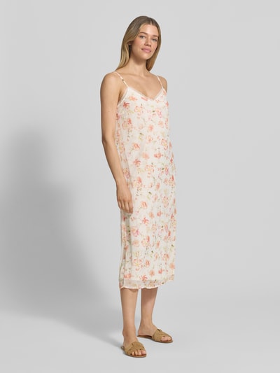 Frauenmodel trägt Damen Midikleid von Vila, A-Linie, Allover-Look, Modell 'EMMA', V-Ausschnitt, Spitzenbesatz, verstellbare Spaghettiträger, Rückenlänge bei Größe 36: 121 cm, Brustweite bei Größe 36: 109 cm, zarte Pastellfarben, florales Muster, feine Textur, Ganzkörperansicht von vorne.