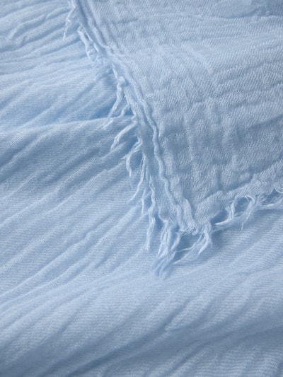 Produktfoto, Schal aus Modal-Baumwoll-Mix mit Fransen von Marc Cain, rechteckig, hellblau, feine Textur, Breite 43 cm
