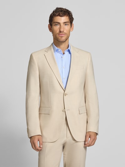 Männermodel trägt beiges Regular Fit Sakko mit Schurwoll-Anteil Modell 'Jasper' von BOSS, glatte Textur, Ganzkörperansicht von vorne.