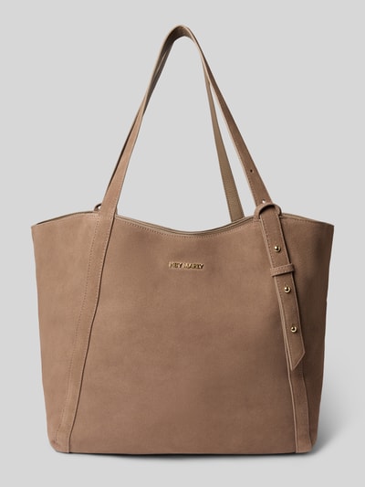 Produktfoto, Shopper aus echtem Leder Modell 'Pretty Wonder' von Hey Marly in Beige mit metallic Label-Detail, verstellbaren Schulterriemen, Hauptfach mit Magnetverschluss, Reißverschlussfach innen, glatte Oberfläche, rechteckige Form, Damen Shopper