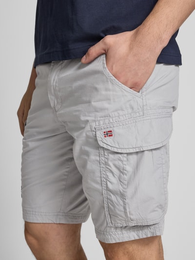 Napapijri Loose Fit Cargoshorts mit Logo-Stitching Modell 'NOTO 2.0' Stein 3