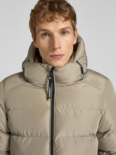 Superdry Kurtka pikowana z kapturem i bocznymi kieszeniami zapinanymi na zamek błyskawiczny Beżowy 3