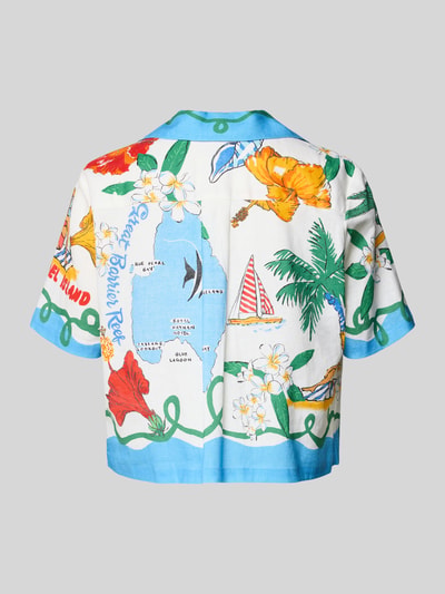 Frauenmodel trägt Relaxed Fit Hemdbluse aus Lanawoll-Mix Modell 'Viva' von Seafolly mit Allover-Motiv-Print, bunte Farben, Ganzkörperansicht Rückansicht