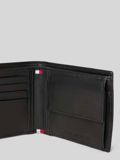Produktfoto, Portemonnaie aus echtem Rindsleder von Tommy Hilfiger, Optik: Unifarben, Druckknopf, Hauptfach, Münzfach, Kartenfächer, Logo-Applikation, Materialverarbeitung: Glattleder
