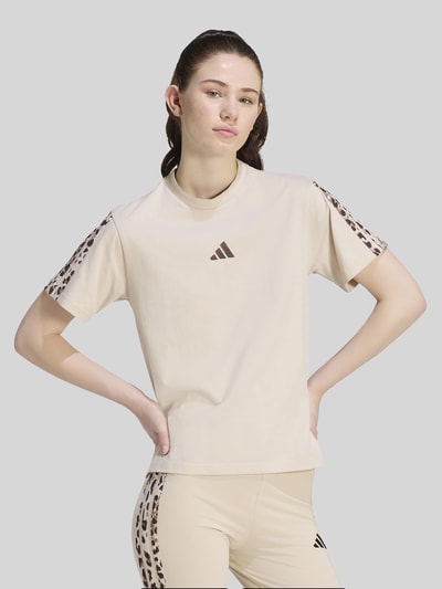 adidas Sportswear Regular Fit T-Shirt aus reiner Baumwolle mit Logo-Print Sand 3