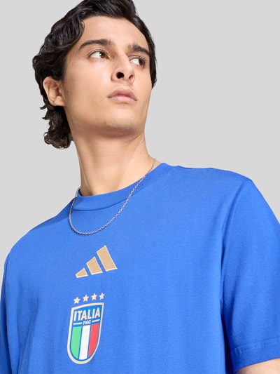 adidas Sportswear Regular Fit T-Shirt mit Italia Detail Blau 6