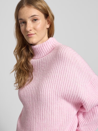 ONLY Golf o kroju relaxed fit z dodatkiem wełny model ‘MELANIE’ Różowy 3