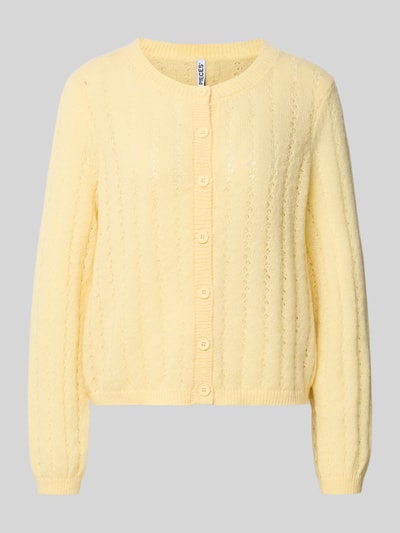 Produktfoto, gelbe Regular Fit Strickjacke mit Rundhalsausschnitt Modell 'ADA' von PIECES, Damen Strickjacke, feine Strickstruktur