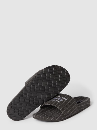 Tommy Hilfiger Slides mit Streifenmuster Modell 'WARM FELT HILFIGER POOL' Mittelgrau Melange 4