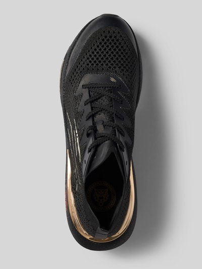 Produktfoto, sneakersy z tkaniny, zaokrąglony kształt, model 'ATOMIC SPEED' od PLEIN SPORT, wiązanie, detale z logo, fakturowana podeszwa, wysokość obcasa w rozmiarze 44: 5 cm, wysokość cholewki: 7 cm, szerokość w rozmiarze 44: 10 cm