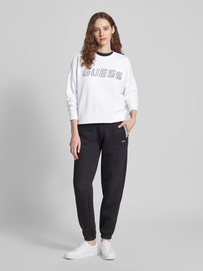 Guess Activewear Sweatshirt mit überschnittenen Schultern und Label-Print Weiss 1