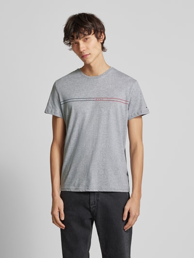 Tommy Jeans T-Shirt mit Label-Print Metallic Rot 4