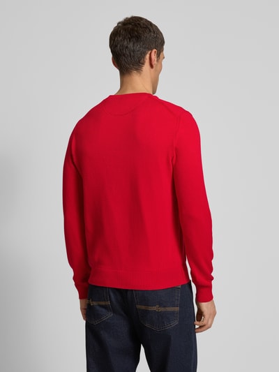 s.Oliver RED LABEL Regular Fit Strickpullover aus reiner Baumwolle mit Label-Stitching Rot 5