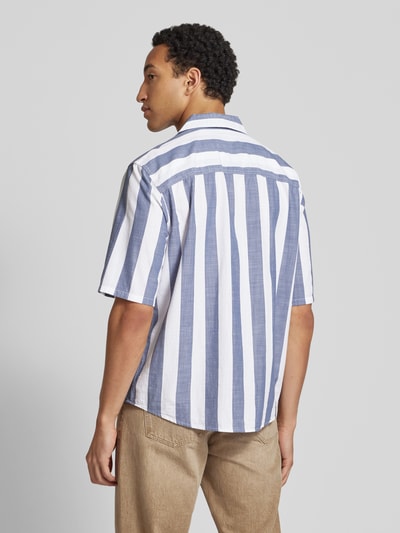 Only & Sons Koszula casualowa o kroju relaxed fit z kołnierzykiem typu resort model ‘TES’ Jeansowy niebieski 5