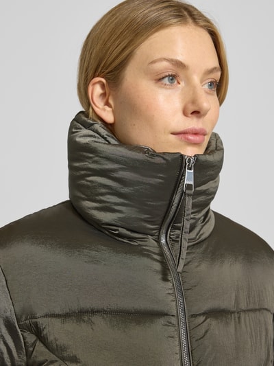 BOSS Orange Kurtka pikowana o kroju regular fit z błyszczącej tkaniny model ‘PADILENA’ Ziemisty brązowy 3