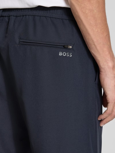 BOSS Green Relaxed Fit Bundfaltenhose mit elastischem Bund Dunkelblau 3