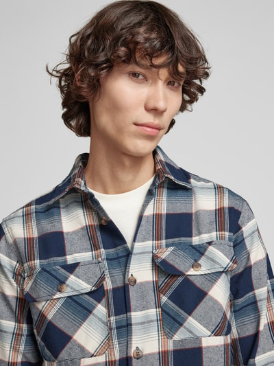 Jack & Jones Koszula casualowa o kroju slim fit z kieszeniami z patką na piersi model ‘DARREN’ Granatowy 3