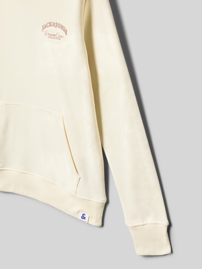 Productfoto, Hoodie met kangoeroezak van JACK & JONES voor kinderen van katoenmix, relaxed fit, logoprint, labeldetail, crème kleur, gladde textuur