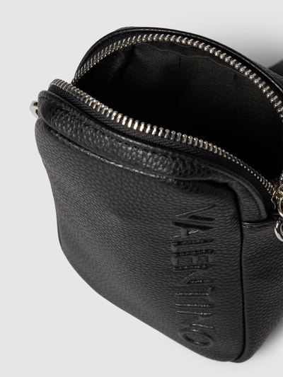 VALENTINO BAGS Crossbody Bag mit Label-Detail in schwarz Black 3