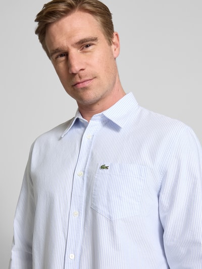 Lacoste Regular Fit Freizeithemd mit Logo-Badge Hellblau 3