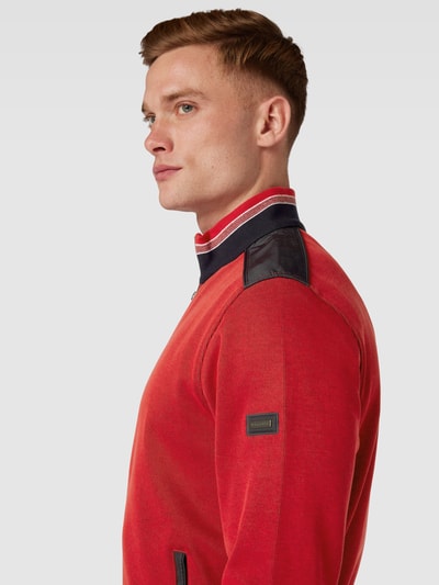 bugatti Sweatjacke mit Stehkragen und Reißverschlusstaschen Rot 3