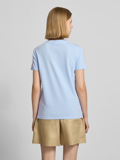 Jake*s Casual T-Shirt mit Motiv-Print und Rundhalsausschnitt Hellblau 5