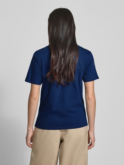 Carhartt Work In Progress T-shirt z czystej bawełny ekologicznej z naszywką z logo Ciemnoniebieski 5