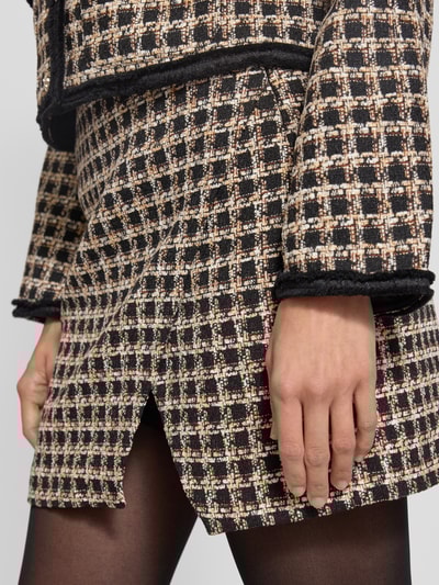 YAS Slim Fit Minirock in Wickel-Optik Modell 'Vismo' Black 3