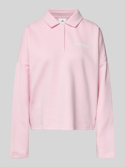 Produktfoto, Sweatshirt mit Label-Print von adidas Sportswear in zartem Rosa, lockerer Schnitt, Hemdblusenkragen, reine Rayon-Textur