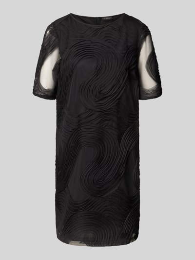 Produktfoto, Relaxed Fit Freizeitkleid mit Strukturmuster von s.Oliver BLACK LABEL in Schwarz mit gewelltem, texturiertem Muster auf glattem Stoff