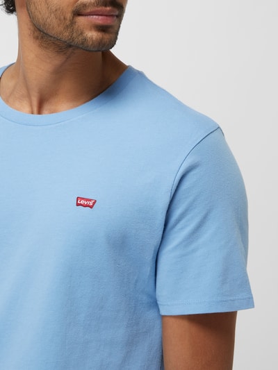 Levi's® Standard Fit T-Shirt mit Logo-Badge  Hellblau 3