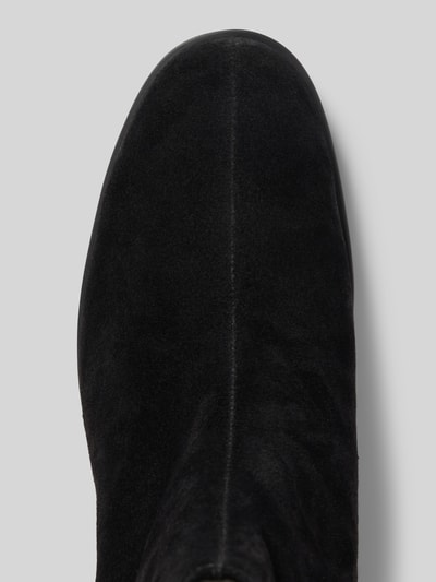 Produktfoto, Stiefeletten aus echtem Leder mit Reißverschluss von Högl in Schwarz, abgerundete Passform, strukturierte Oberfläche, Nahaufnahme Vorderfuß, Damen Stiefeletten, echtes Leder, profilierte Passform, Absatzhöhe 5 cm, Schafthöhe 12 cm, Schaftweite 12 cm.