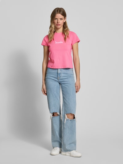 Review T-shirt met statementstitching Neon roze - 1