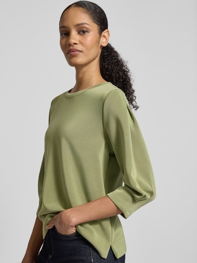 Frauenmodel trägt Comfort Fit Sweatshirt aus Modal-Mix von s.Oliver RED LABEL, Optik: Unifarben, Rundhals, 3/4-Arm, Scuba, Nahaufnahme Oberkörper.