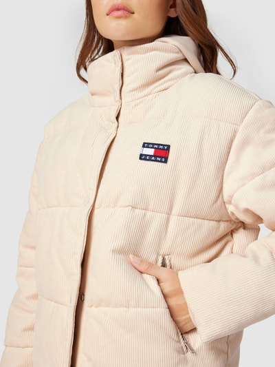 Tommy Jeans Steppjacke aus Cord Sand 3