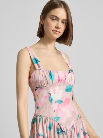 Vrouwenmodel draagt Midikleid im Allover-Look Modell 'CARTIA' van Bardot, roze, A-lijn, pure ramie, bloemmotief, Nahaufnahme bovenlichaam.