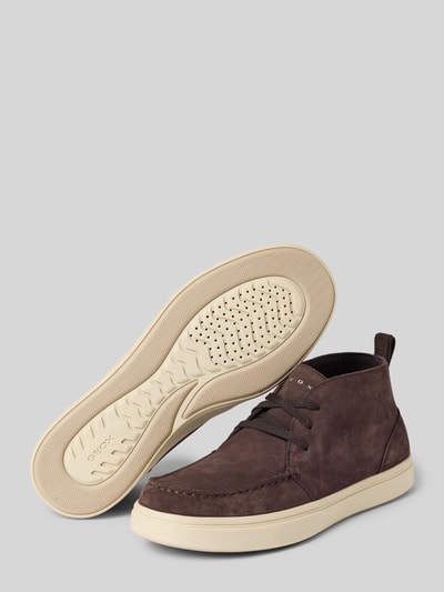 Produktfoto, Sneaker aus echtem Leder mit Logo-Detail Modell 'BALTMOORE' von Geox in Braun mit strukturierter Sohle, Schnürverschluss und abgerundeter Form, Herren Sneaker, Absatzhöhe 3 cm, Schafthöhe 9 cm, Schaftweite 10 cm